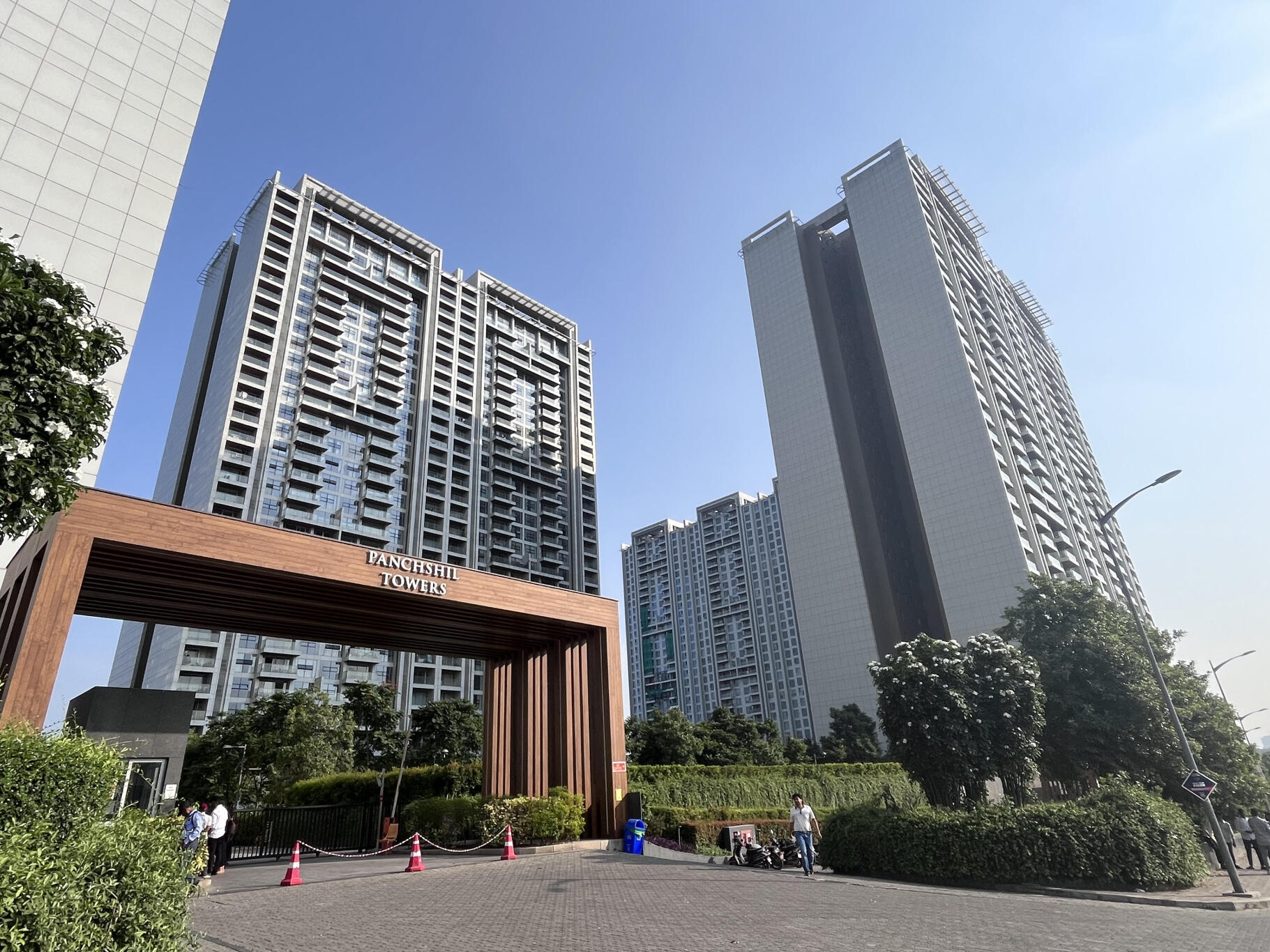 mzfjpcq_1699442881_455512974_optOrig